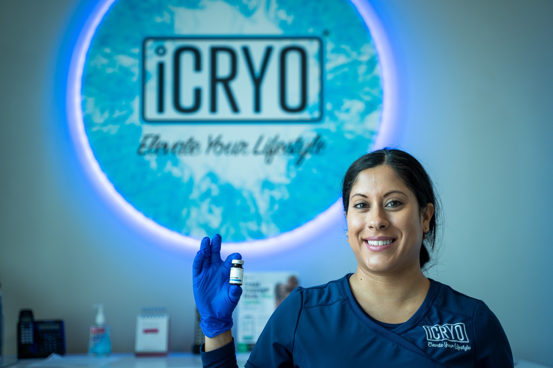 iCRYO Clifton Park RN prepping an IM vitamin injection