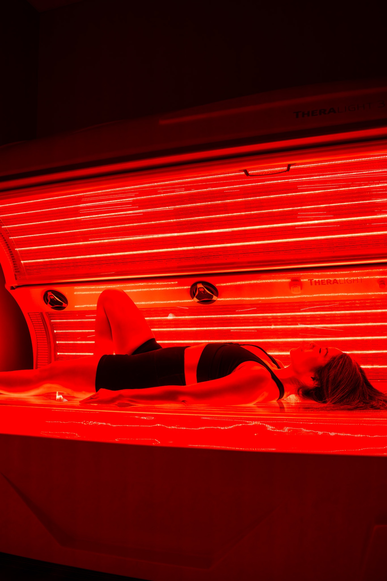 iCRYO Clifton Park guest preparing for a red light session